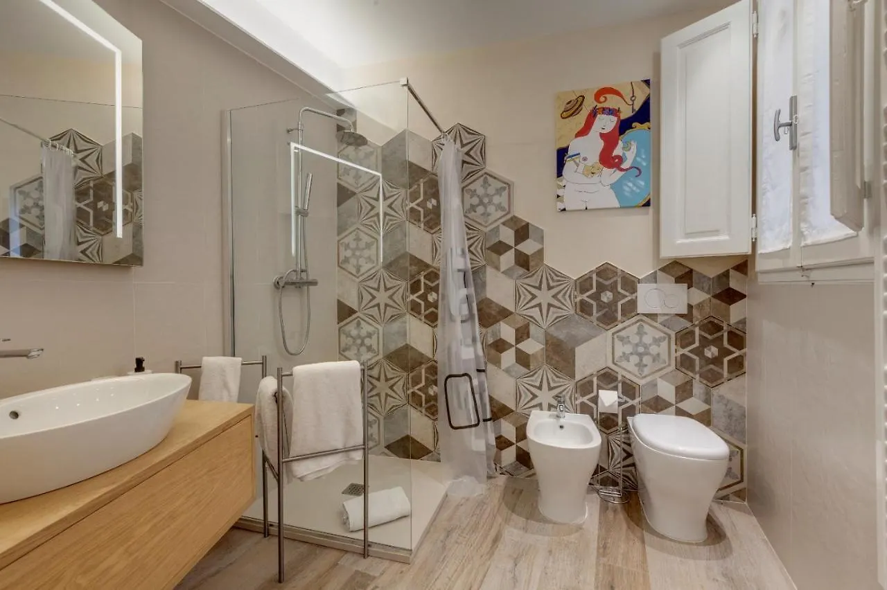 Central Berchet With Terrace And Private Entrance Apartment Florence