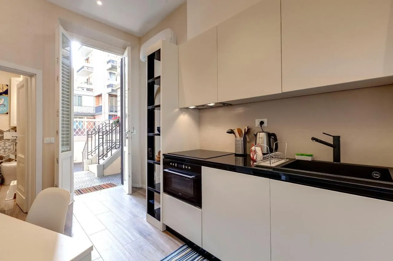 Central Berchet With Terrace And Private Entrance Apartment Florence