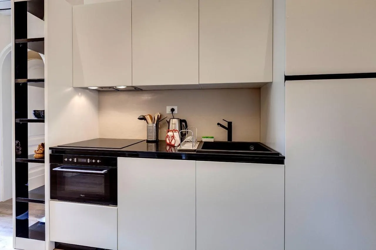 Central Berchet With Terrace And Private Entrance Apartment Florence