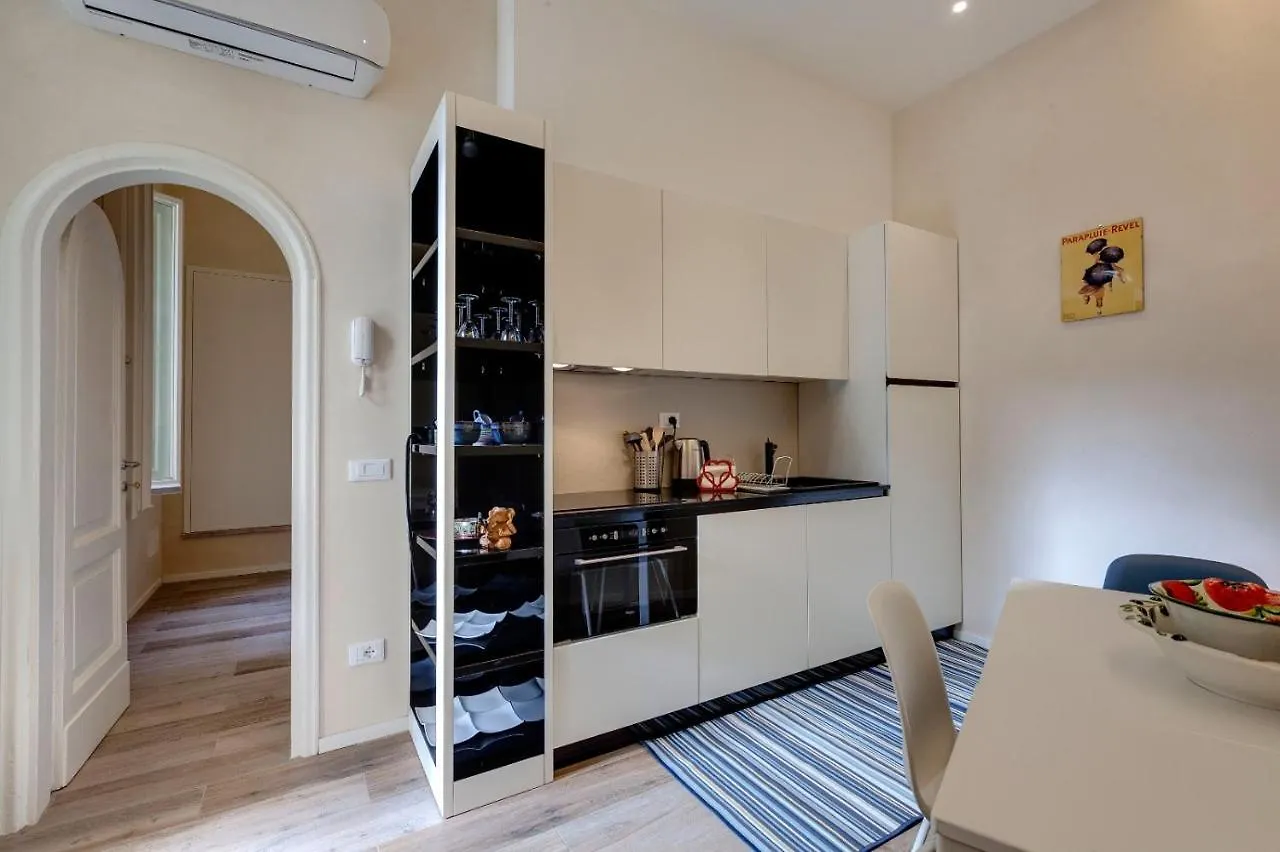 Central Berchet With Terrace And Private Entrance Apartment Florence Italy