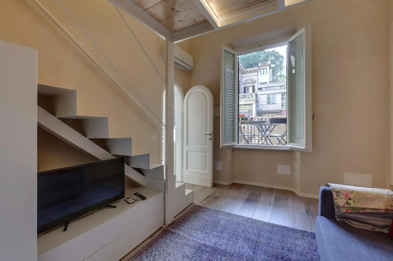 Central Berchet With Terrace And Private Entrance Apartment Florence
