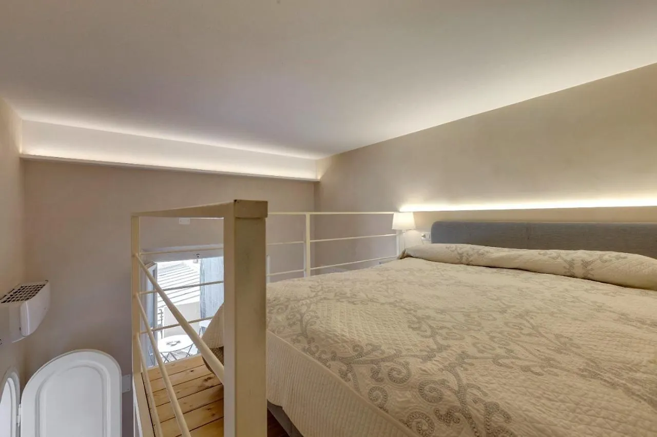 Central Berchet With Terrace And Private Entrance Apartment Florence